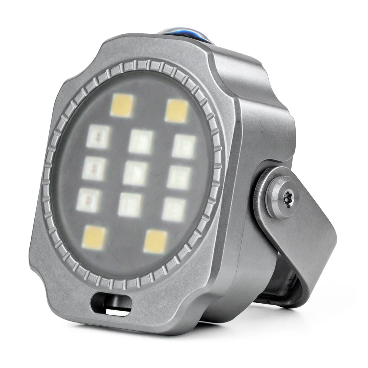 FIELDLUME T8 Titanium EDC Torch Hero 01