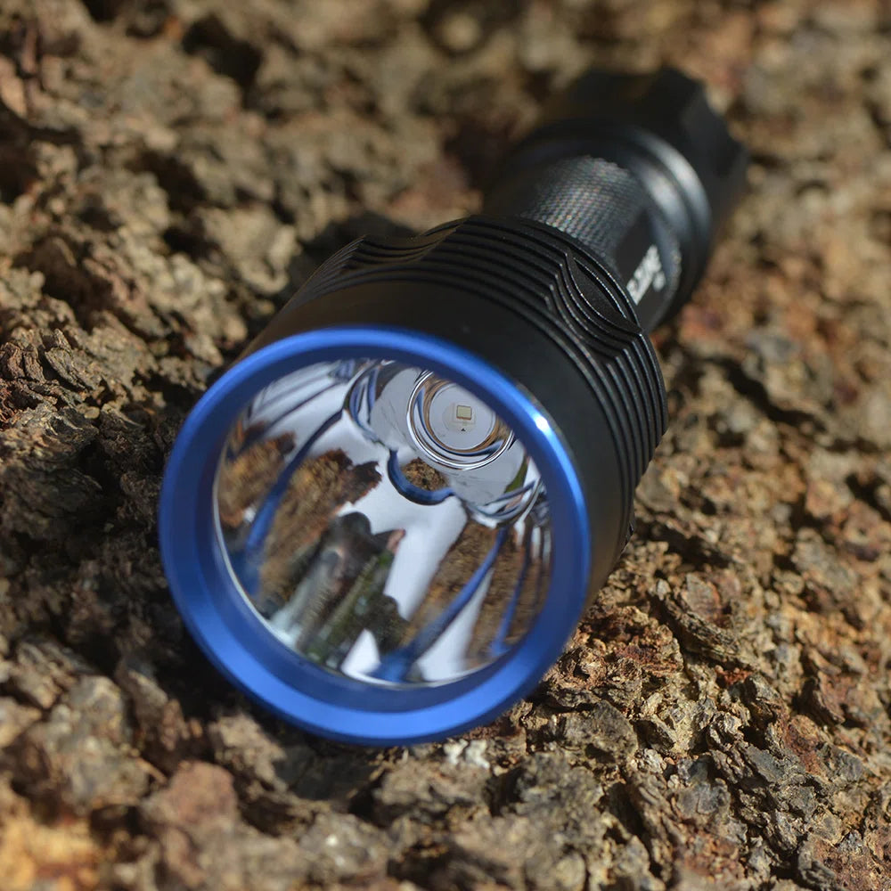 HR1 red hunting light head structure close-up