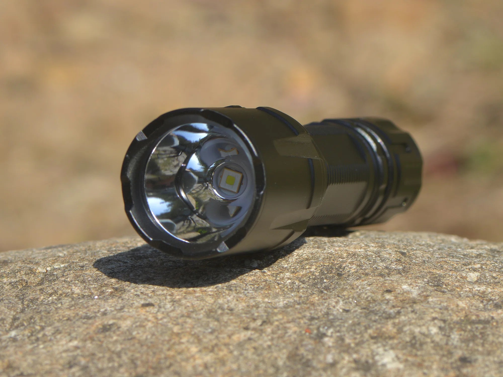 FIELDLUME TAC20 deep reflector and LED close-up