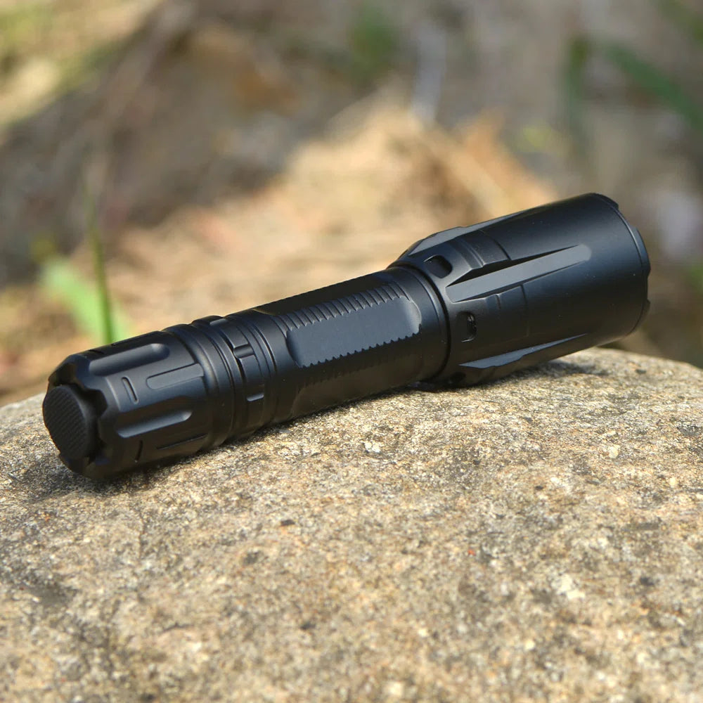 FIELDLUME TAC20 rear tail switch and tactical grip detail